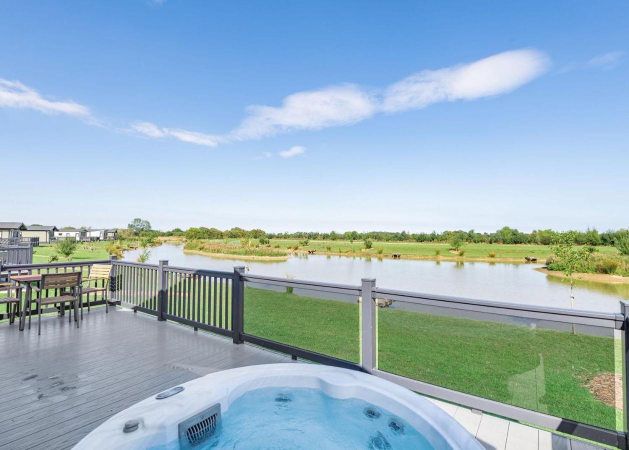 Home Farm Park Lakeside Retreat Burgh le Marsh Номер фото