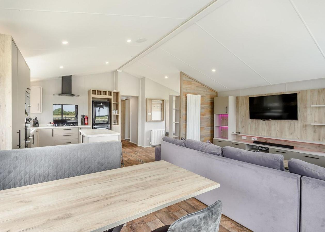 Home Farm Park Lakeside Retreat Burgh le Marsh Номер фото