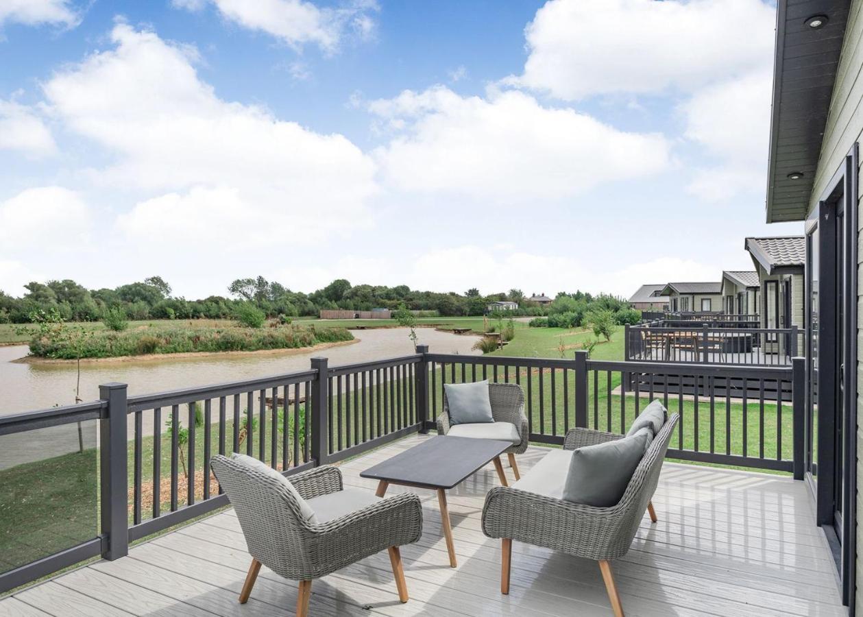 Home Farm Park Lakeside Retreat Burgh le Marsh Номер фото